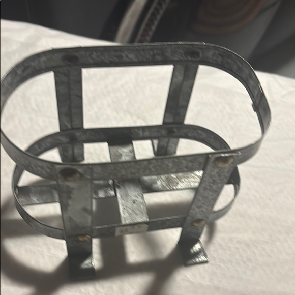 Metal Soap Holder with Black and White Accents - Picture 3 of 16